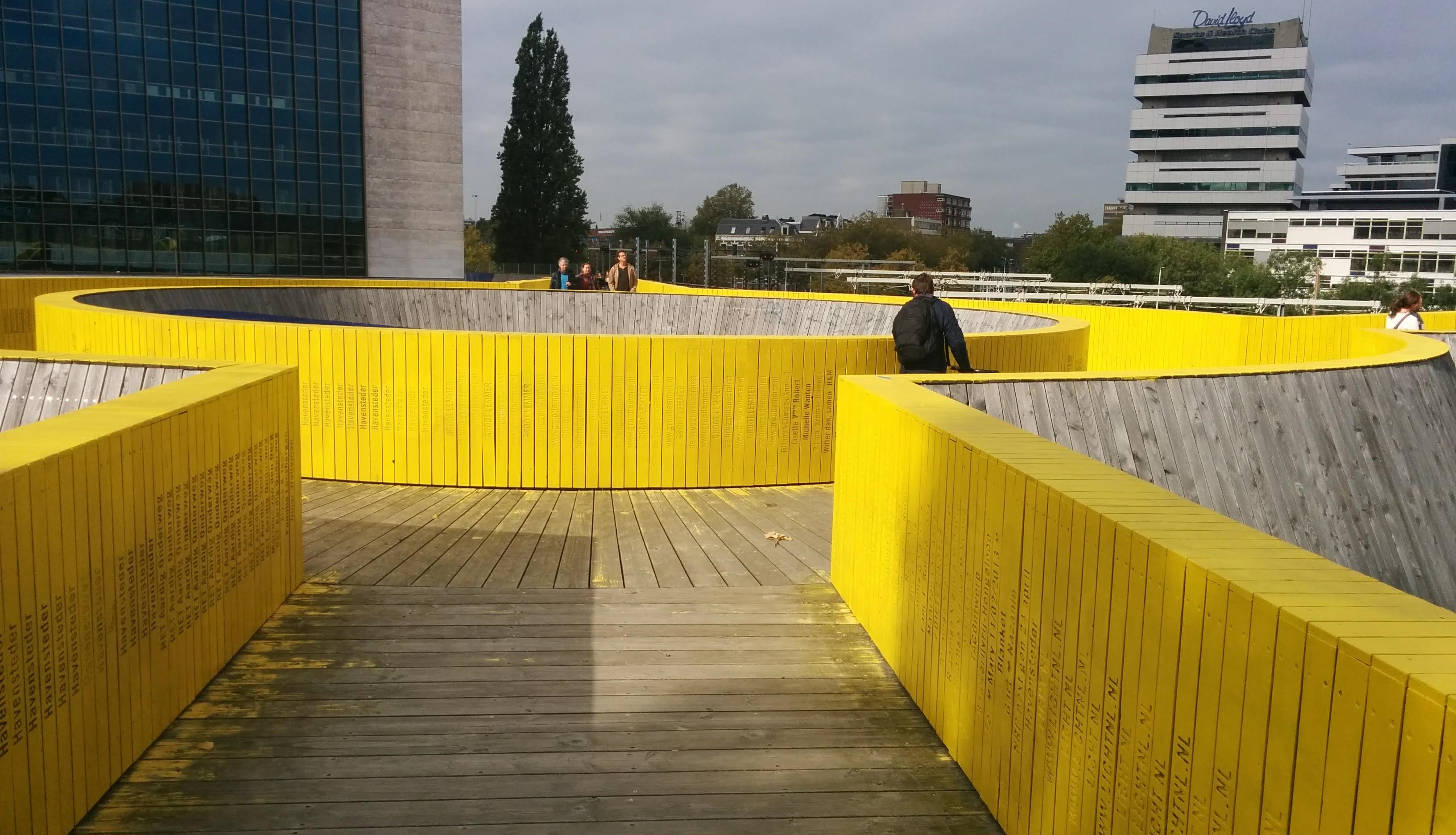 Rotterdam's crowdfundet gule gangbro